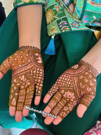 How cute is this. A simple and elegant design for a young client, proving that henna is for everyone to enjoy.