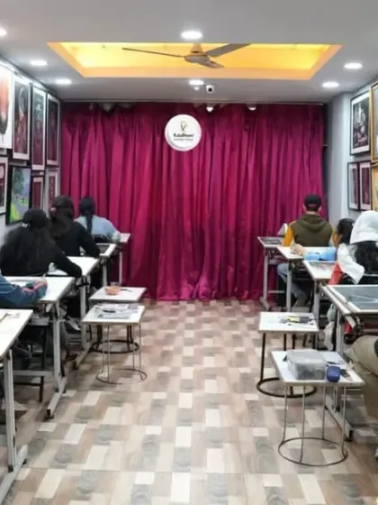 Our classroom is a vibrant community of artists. This is a typical day at Kalabhumi, with students of all ages and backgrounds working on their projects, learning from each other, and growing together.