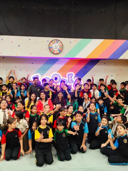 A huge group of happy students from Kanha Makhan Millennium School posing after an amazing day out. I love hosting big school groups for a day of fun and bonding.