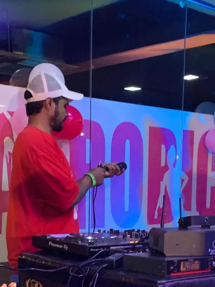 Getting ready to start my set at the gym. The vibe was amazing.
