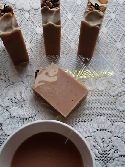 This shot captures the essence of the Earl Grey Tea soap. It's made with a generous amount of cocoa butter, making it an extra-pampering bar for dry winter skin.