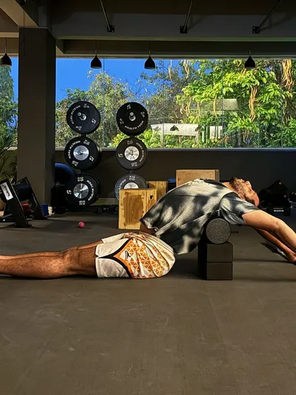 Taking a break from intense workouts to focus on mobility. This T-spine opener is a great way to prepare my body for the training week ahead.