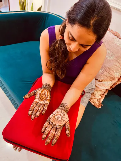 The same client with her beautiful and meaningful Swami Samarth mehendi.