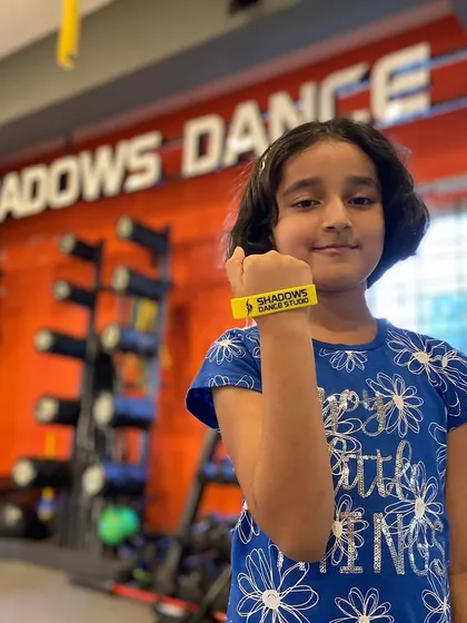 Namya Patil won the yellow 'Shadows WOW' wristband for her top performance in the basic level. Congratulations.