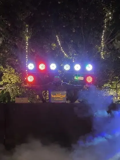 My clean and professional setup for the wedding, with lights and smoke ready to go.