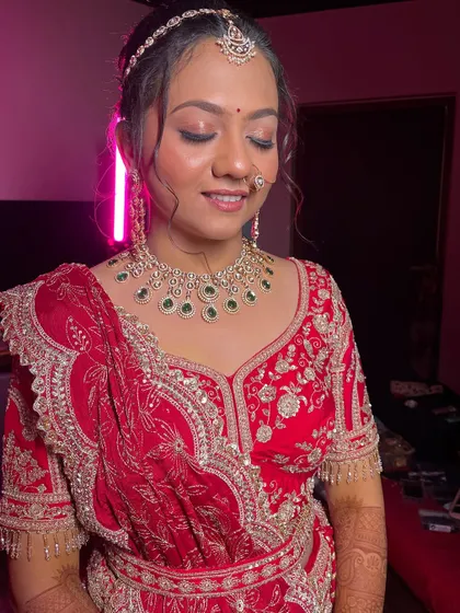 A close-up of the soft glam eye makeup, perfect for a day wedding.