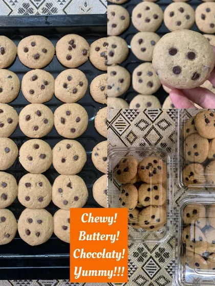 A duplicate image of the choco-chip cookies.
