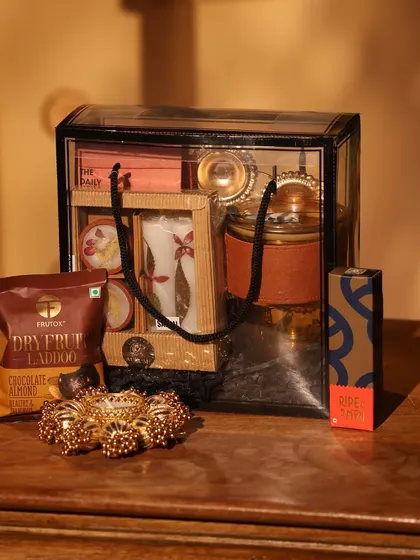 Another view of the transparent bag hamper, showing its convenient and stylish presentation.