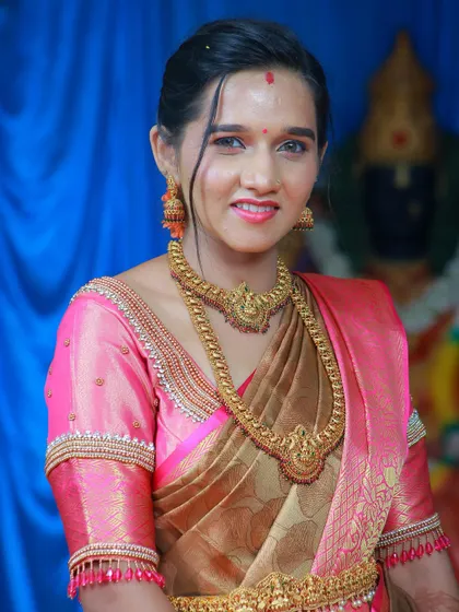 Another lovely portrait from the same event, capturing a warm and welcoming smile. We take multiple shots to ensure we get the perfect expression.
