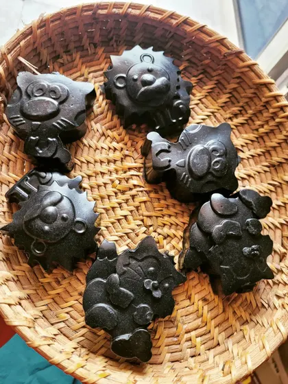 These are my Charcoal Facial Soaps in fun animal shapes. Charcoal is excellent for deep cleaning pores and detoxifying the skin, making it great for oily and acne-prone types.