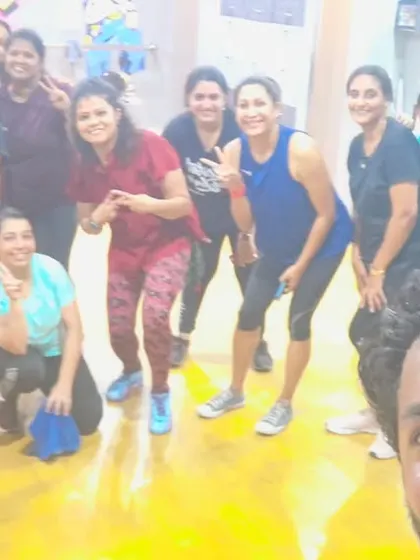 A happy selfie with the energetic evening batch after an amazing session. Thursday vibes are the best.