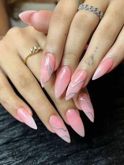 A final shot of the beautiful pink ombré and chrome swirl manicure.