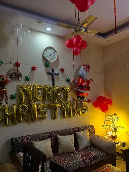 The full view of the Christmas decoration in a home setting.