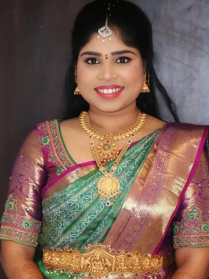 A quick saree change for Sowmya during her engagement. The makeup was versatile enough to look stunning with both her traditional outfits.