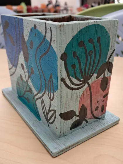 My 4th graders painted these boho-inspired wooden pencil stands. They learned about abstract shapes and colour combinations.