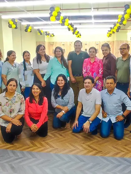 Who says fun has an age limit? We hosted this fantastic group of 40+ enthusiasts who proved that passion for learning a new skill is timeless.