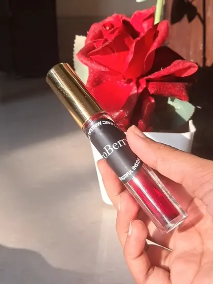 A review of my water-based lip tint. It's transfer-proof, chemical-free, and provides great stability and color.