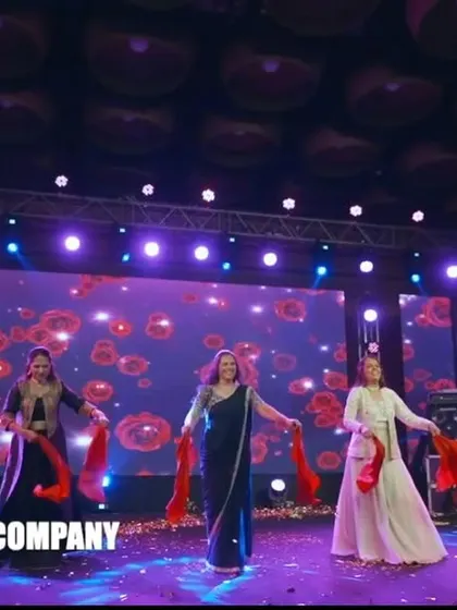 The final pose of the moms' and masis' performance, full of grace and elegance. It was a truly heartwarming act.