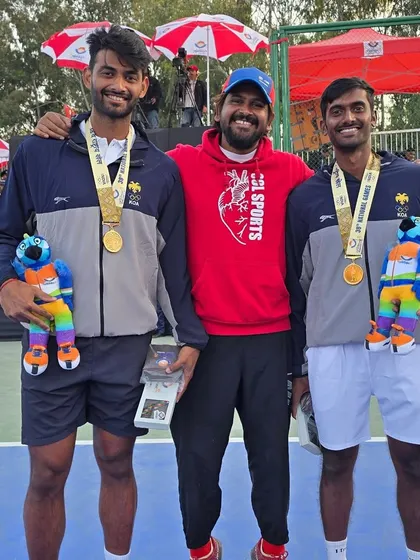 Our founder Suraj Bikkannavar with two players from the Bronze medal-winning Karnataka Tennis Team at the 38th National Games. A proud moment for the state and our academy.
