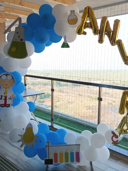 The Science theme balloon ring is a fun and educational choice for a birthday party.