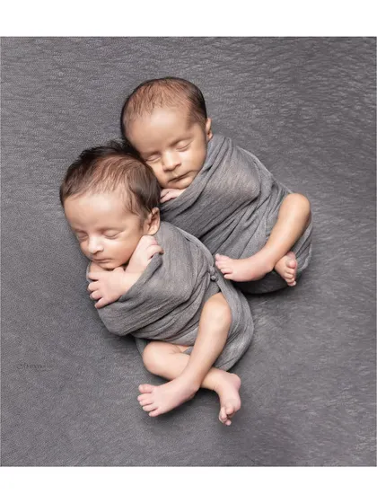 Double the joy, double the love. As a specialist in newborn twin photography, I focus on capturing the incredible, unspoken bond between two little souls, creating a memory you'll treasure forever.