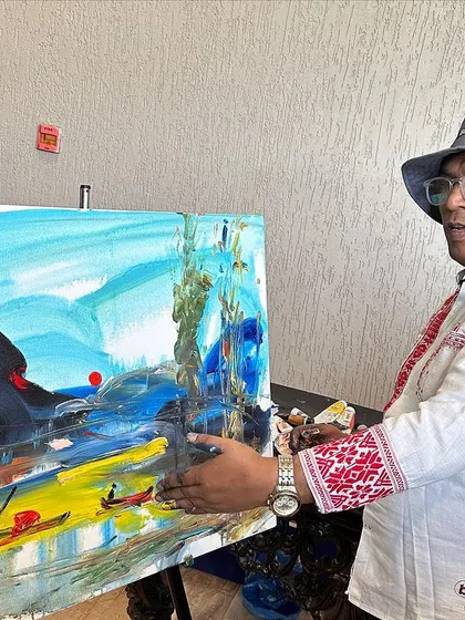 A live painting demonstration at the Kalaspandan Art Fair in Pune, where I did three drawings at once and a one-minute speed painting.