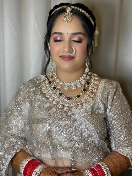 The eye makeup for the night phera look, featuring soft, blended shades and a subtle glow.