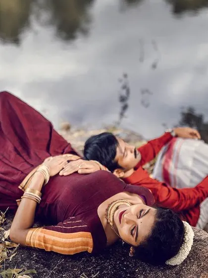 A duplicate of the romantic lakeside pose.