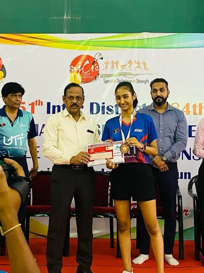 Celebrating our team's gold medal in the U-15 girls' team championship and Vaishnavi Jaiswal's individual bronze at the Maharashtra state championship 2022.