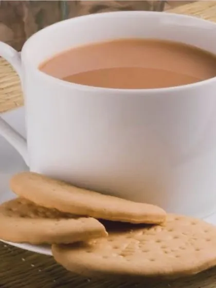 Starting your day with chai and biscuits is a common but unhealthy habit. Most biscuits are made of refined flour, sugar, and refined oils, which are inflammatory and offer zero nutritional value.