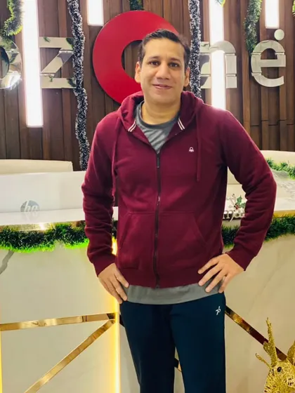 A member looking fit and festive, ready for a workout during the holiday season.