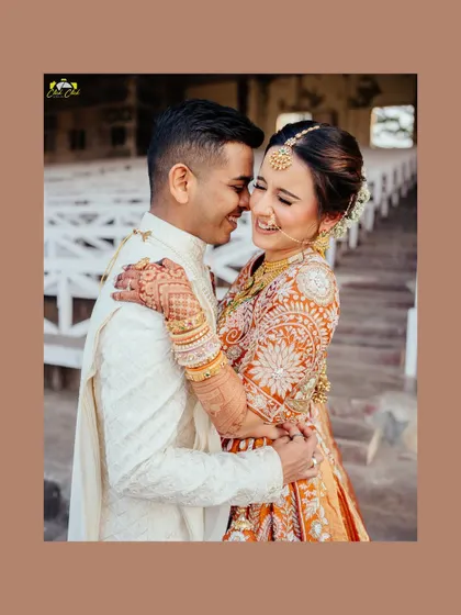 Pure, uninhibited laughter. This candid shot of Sanil and Aditi sharing a joyful moment is what we love to capture. It’s real, full of love, and absolutely beautiful.