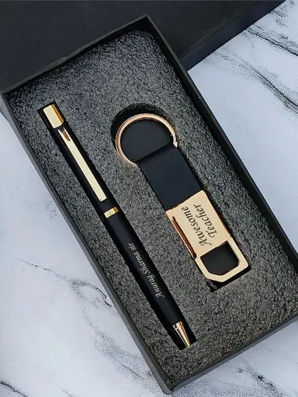 The black version of the teacher's gift set, engraved with "Awesome Teacher" on the keychain.