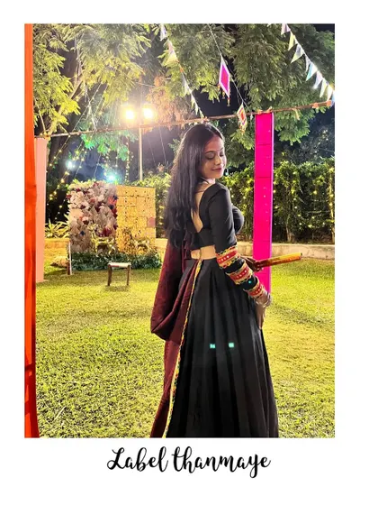 The black lehenga is simple and lightweight, making it perfect for dancing.