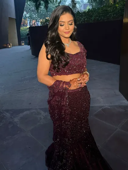 A close-up on Himanshi's Roka look. The soft smokey eye and glowing skin are a perfect combination for this special occasion.
