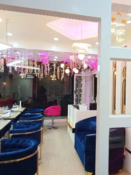 An overview of the nail bar and waiting area in our beautifully decorated Koramangala studio.