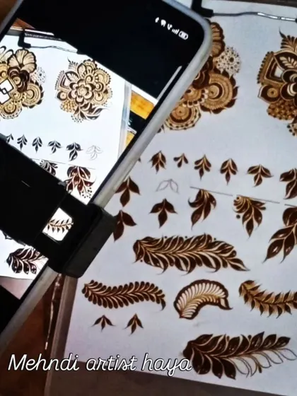 My online classes are interactive and hands-on. This is a look at my teaching setup, where I demonstrate techniques live on Zoom, ensuring you can see every detail up close on your own screen.