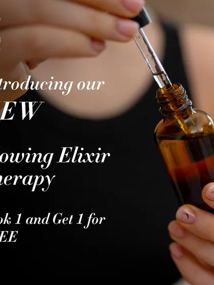 Introducing our new Glowing Elixir Therapy, a treatment that stimulates collagen synthesis and improves skin elasticity, perfect for tackling acne marks and photoaging.