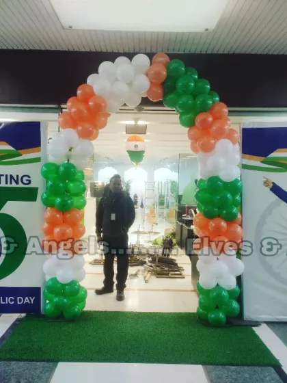 Celebrating Republic Day with a grand entrance. I designed this balloon arch in the colors of the Indian flag, flanked by backdrops celebrating the 75th anniversary. It creates a proud and patriotic welcome for employees and visitors.