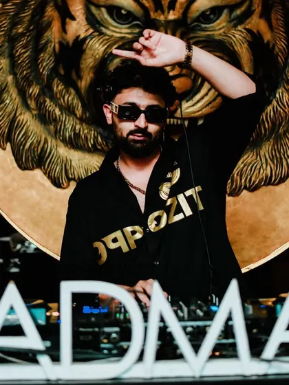 Saturday night vibes at Badmaash. Throwing up the sign, feeling the energy from the booth. See you all on the dancefloor.