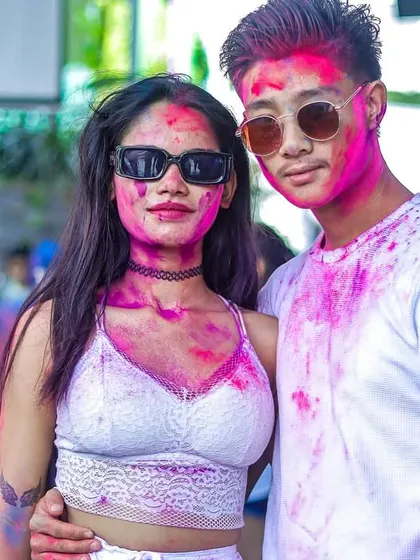 A stylish couple rocking their sunglasses and Holi colors. The energy was amazing all day long.