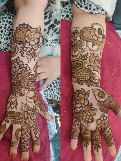 An asymmetrical design combining different styles on each hand for a unique and personalized look.