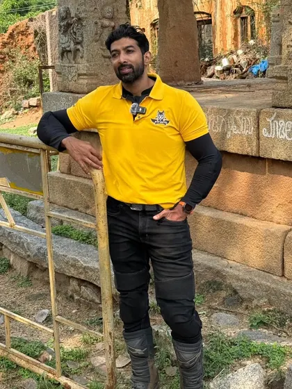 Another history lesson on a bike ride, this time learning about Kempegowda's fort.