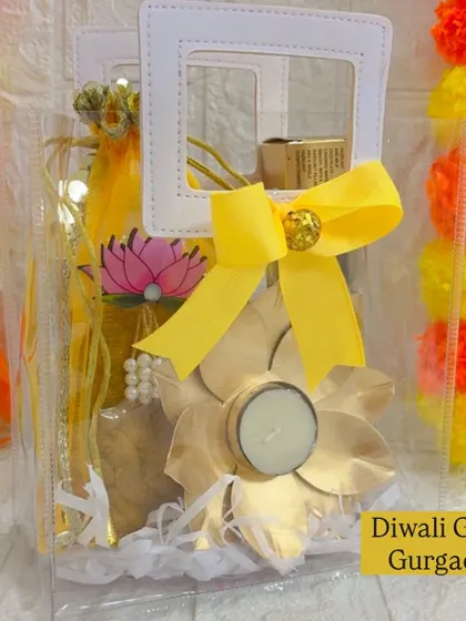 A duplicate of image 3, showing the transparent gift bag.