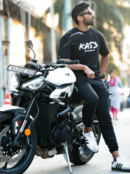 Another shot with the Triumph Street Triple. A powerful machine for a powerful body.