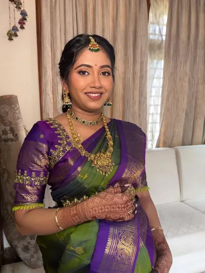 Another beautiful Seemantha look for an expecting mother. The makeup is kept elegant and timeless, with soft eyes and a warm smile, perfect for celebrating this milestone.