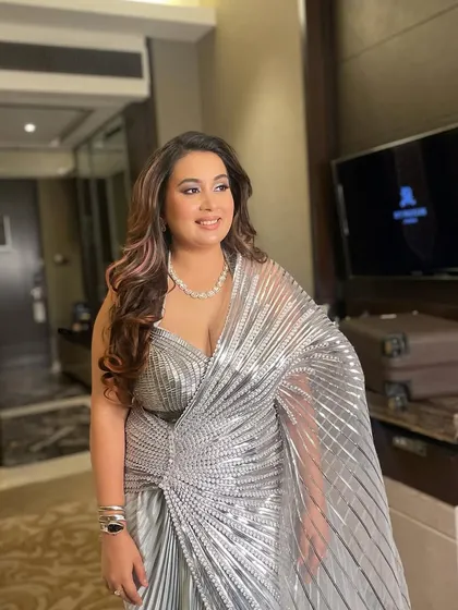 I’m so grateful for opportunities like these. Creating these beautiful, flowing curls for a client attending a major event is always a special experience.