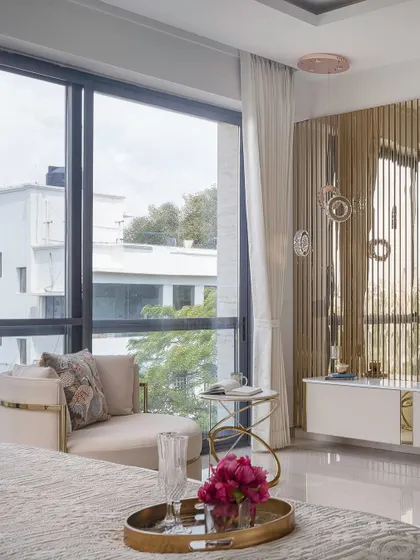 A closer look at the details that define our projects. From custom furniture and lighting to material selection and styling, every element is thoughtfully considered to create a cohesive and luxurious experience.