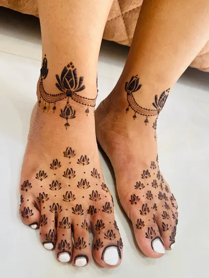 Minimalist lotus feet design. It's clean, modern, and so very elegant.