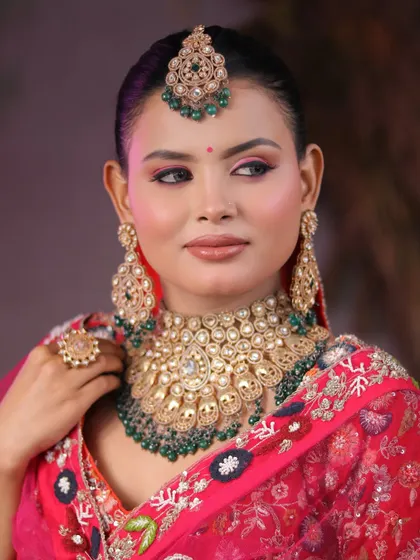 A closer look at the stunning details of this student-created bridal makeup, highlighting the clean finish and beautiful color harmony.